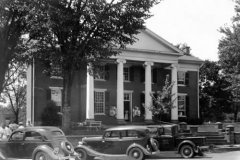 the Courthouse in the 1930's